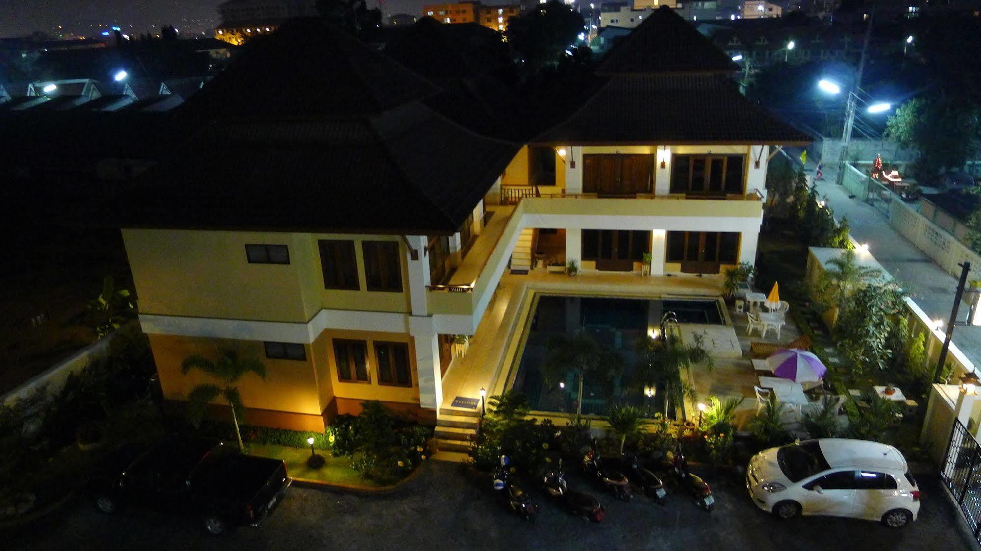 Chaba Garden Apartment Pattaya Buitenkant foto